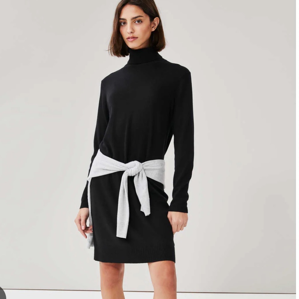 Maryley Turtleneck Black Dress